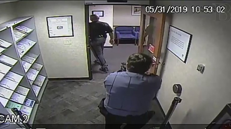 Anti-Gunners Create Broad Fear of Firearms – Even of Armed Police | An Official Journal Of The NRA